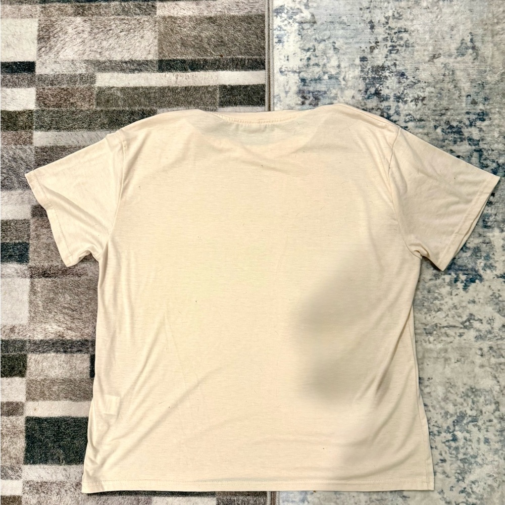 4/$20 🛍️ Super Soft Cream T-Shirt with Moon and Stars Design - Picture 6 of 6
